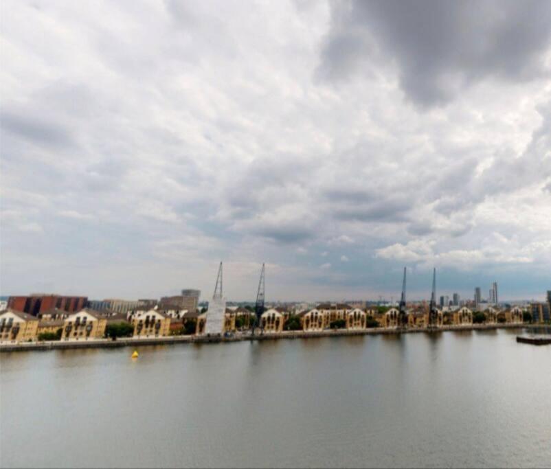 伦敦Lovely Waterfront Flat Canary Wharf Excel Centre公寓 外观 照片