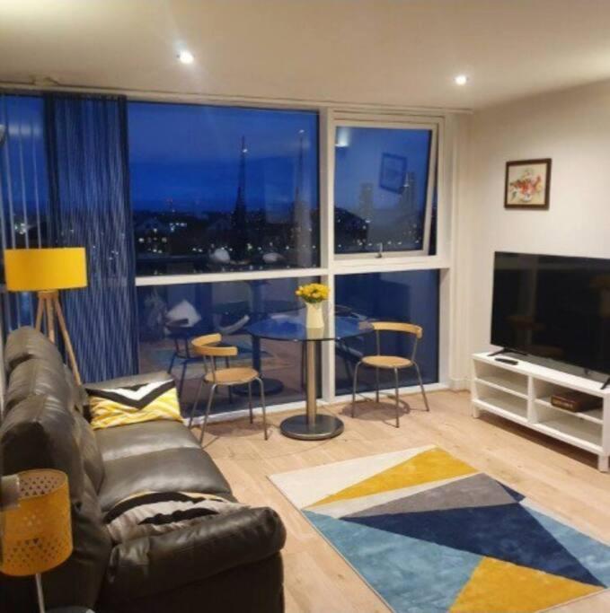 伦敦Lovely Waterfront Flat Canary Wharf Excel Centre公寓 外观 照片